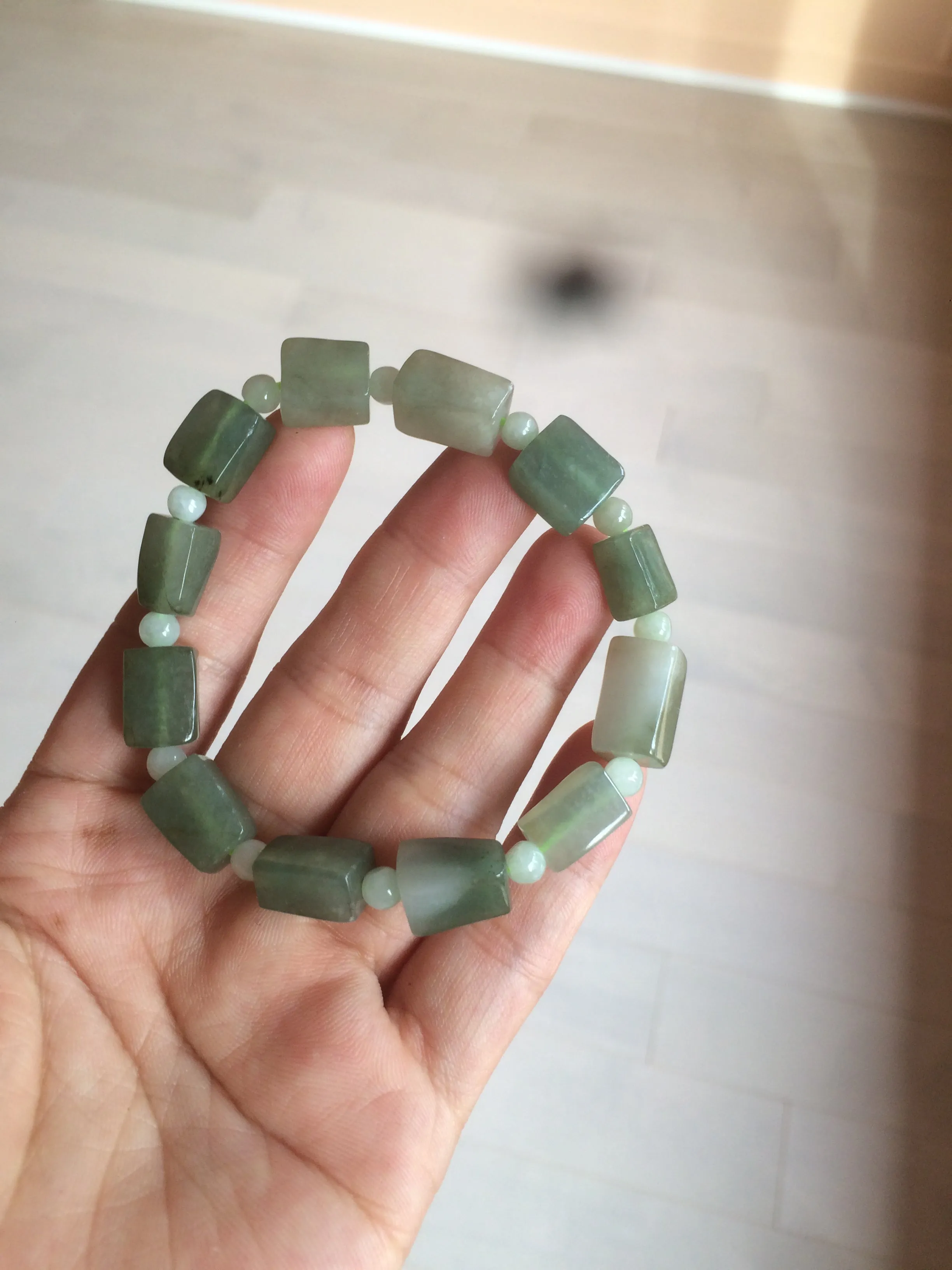 Premium Quality Type A 100% Natural Jadeite Jade Bead Bracelet - Dual Tone Dark Green/Light Green - AR89