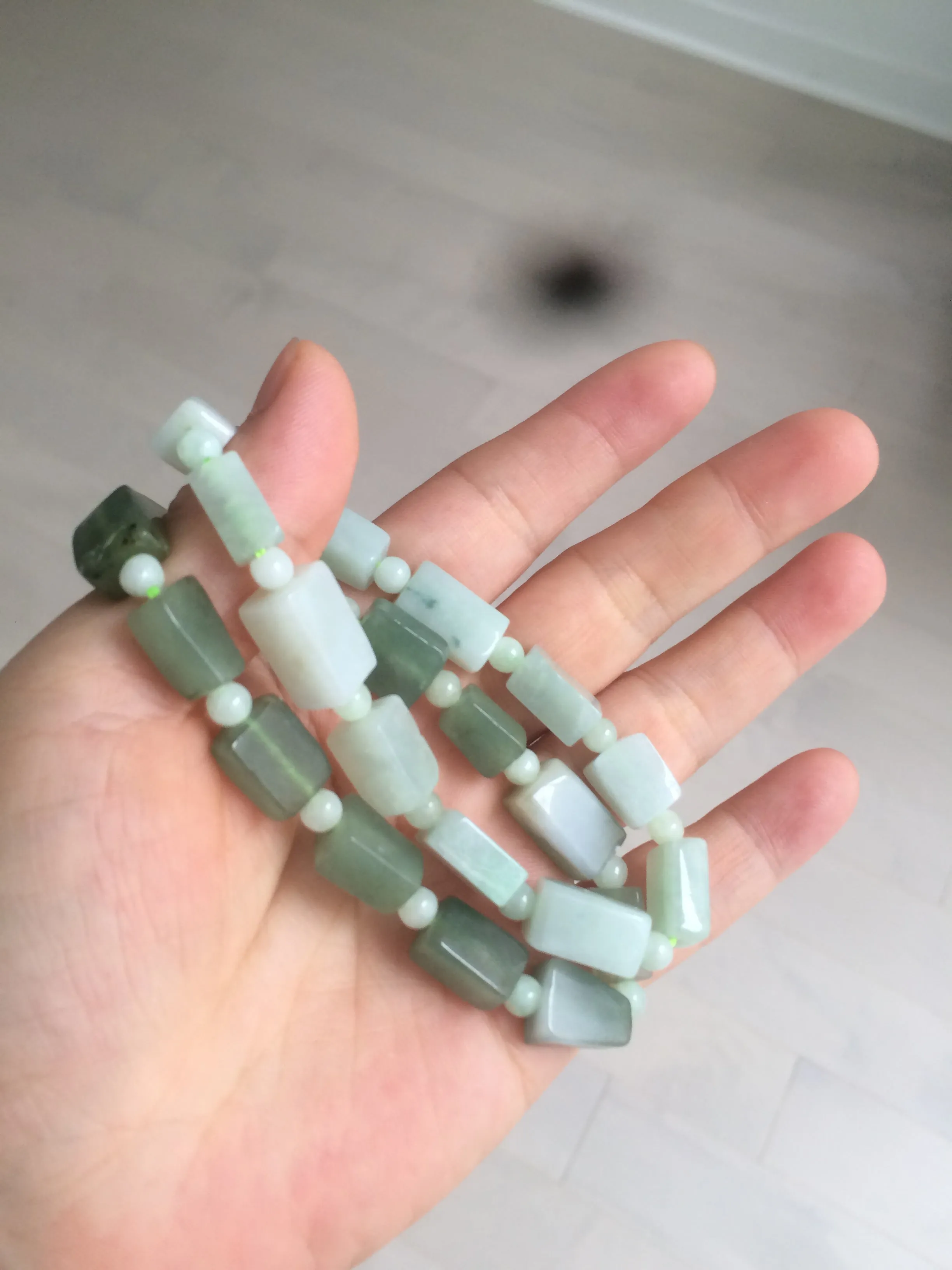 Premium Quality Type A 100% Natural Jadeite Jade Bead Bracelet - Dual Tone Dark Green/Light Green - AR89