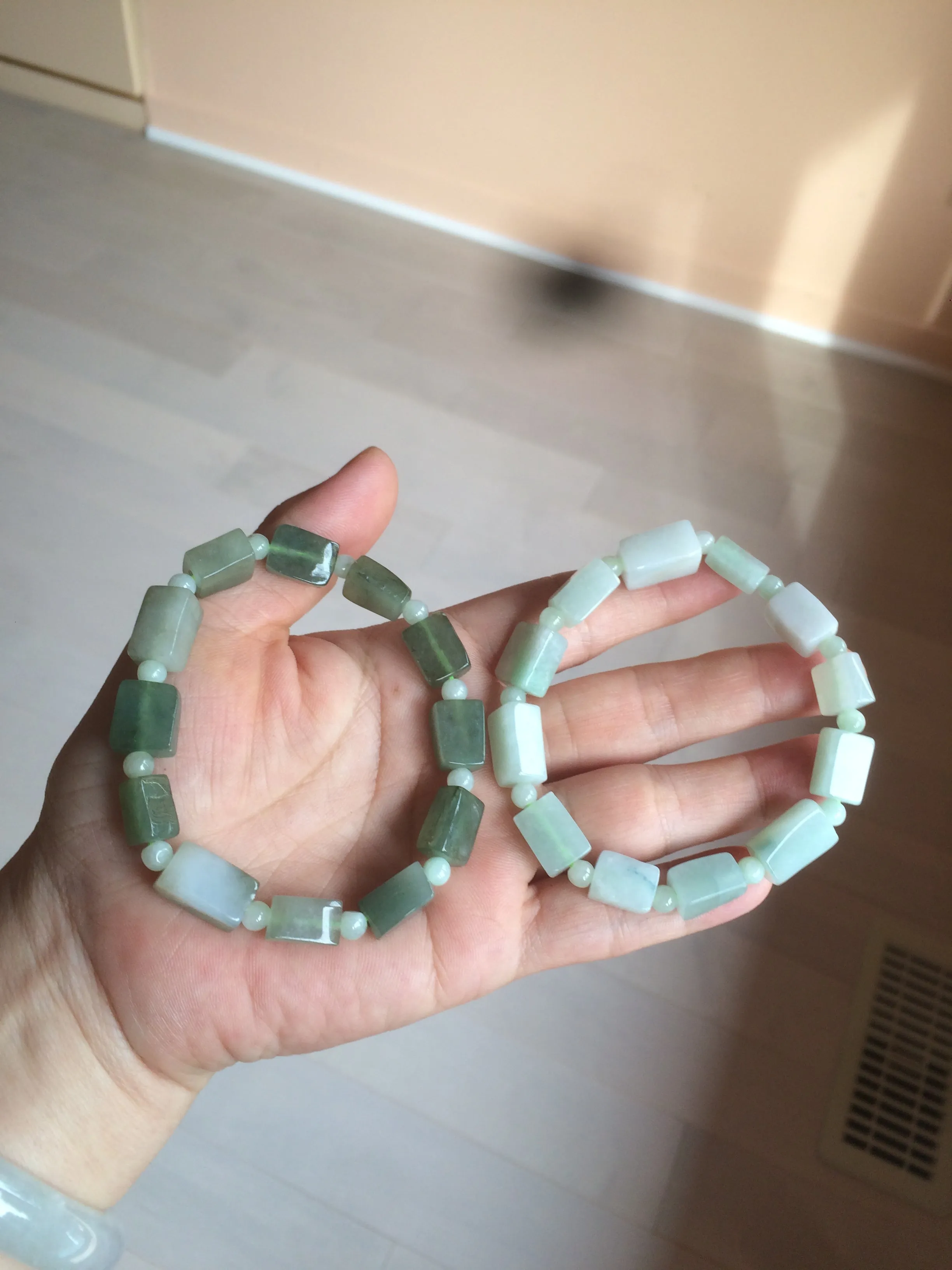 Premium Quality Type A 100% Natural Jadeite Jade Bead Bracelet - Dual Tone Dark Green/Light Green - AR89