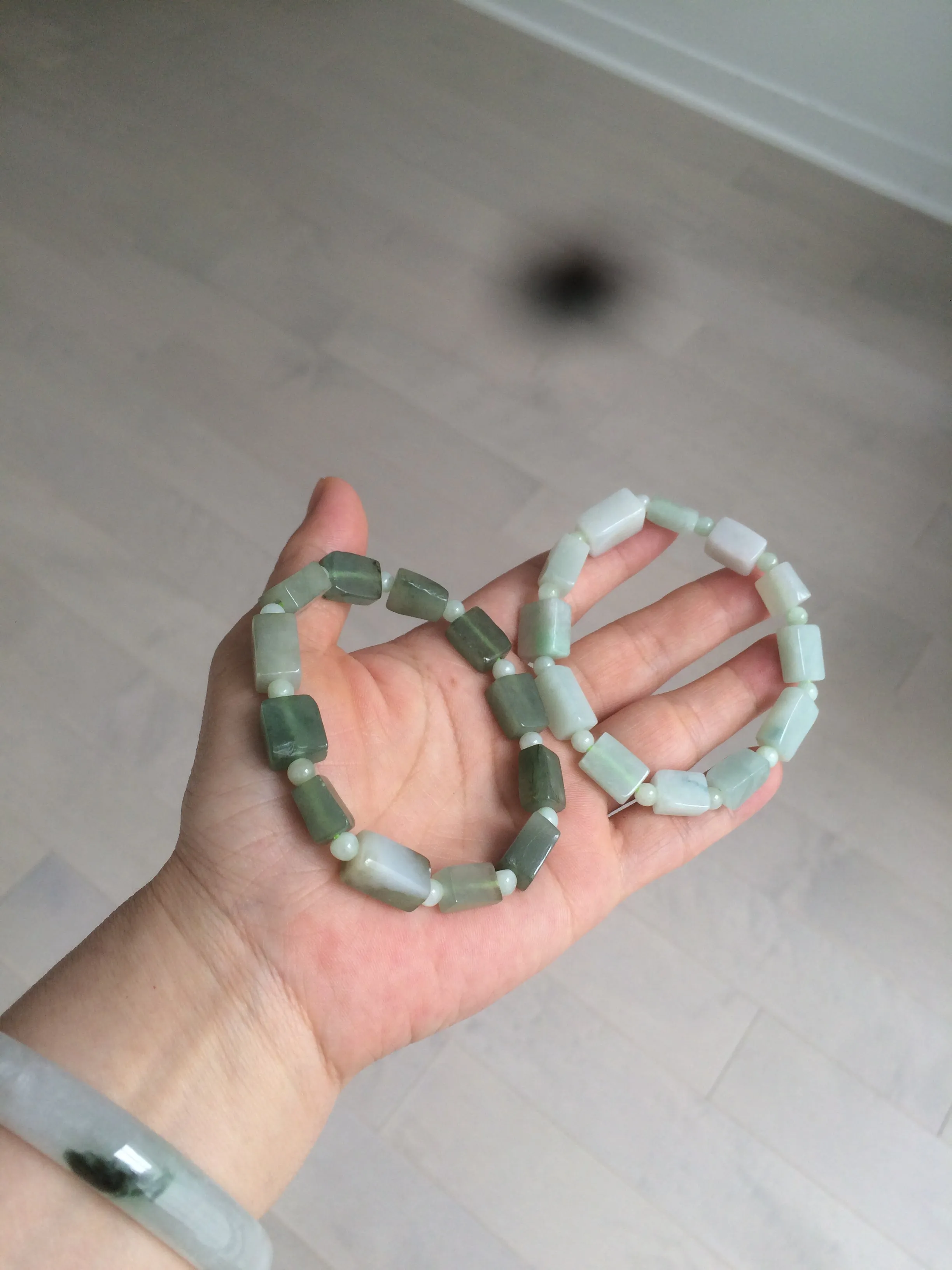 Premium Quality Type A 100% Natural Jadeite Jade Bead Bracelet - Dual Tone Dark Green/Light Green - AR89