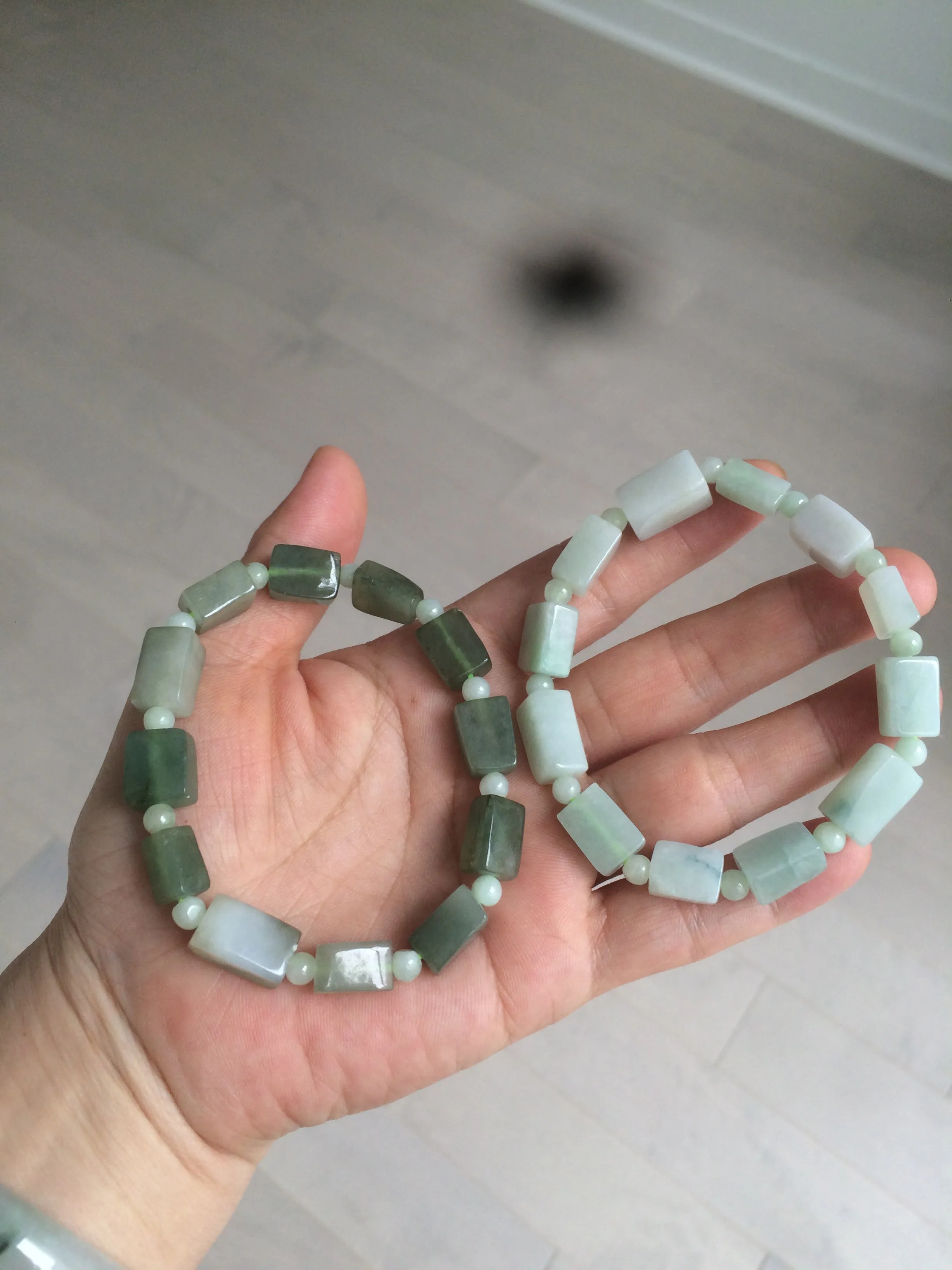 Premium Quality Type A 100% Natural Jadeite Jade Bead Bracelet - Dual Tone Dark Green/Light Green - AR89