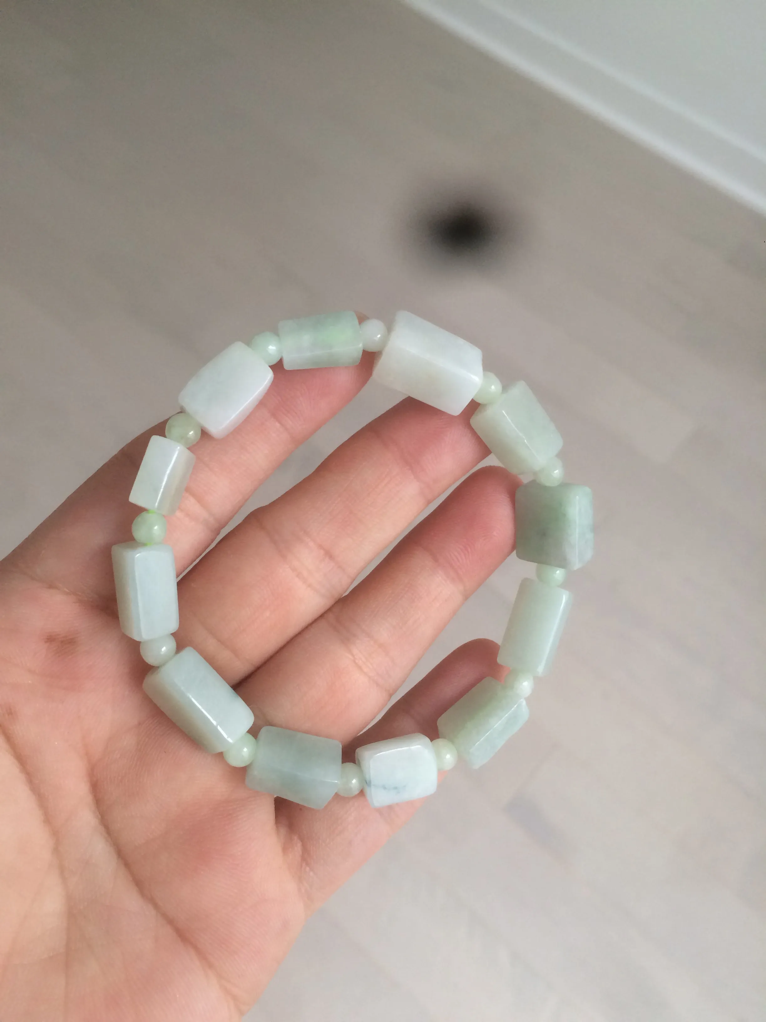 Premium Quality Type A 100% Natural Jadeite Jade Bead Bracelet - Dual Tone Dark Green/Light Green - AR89