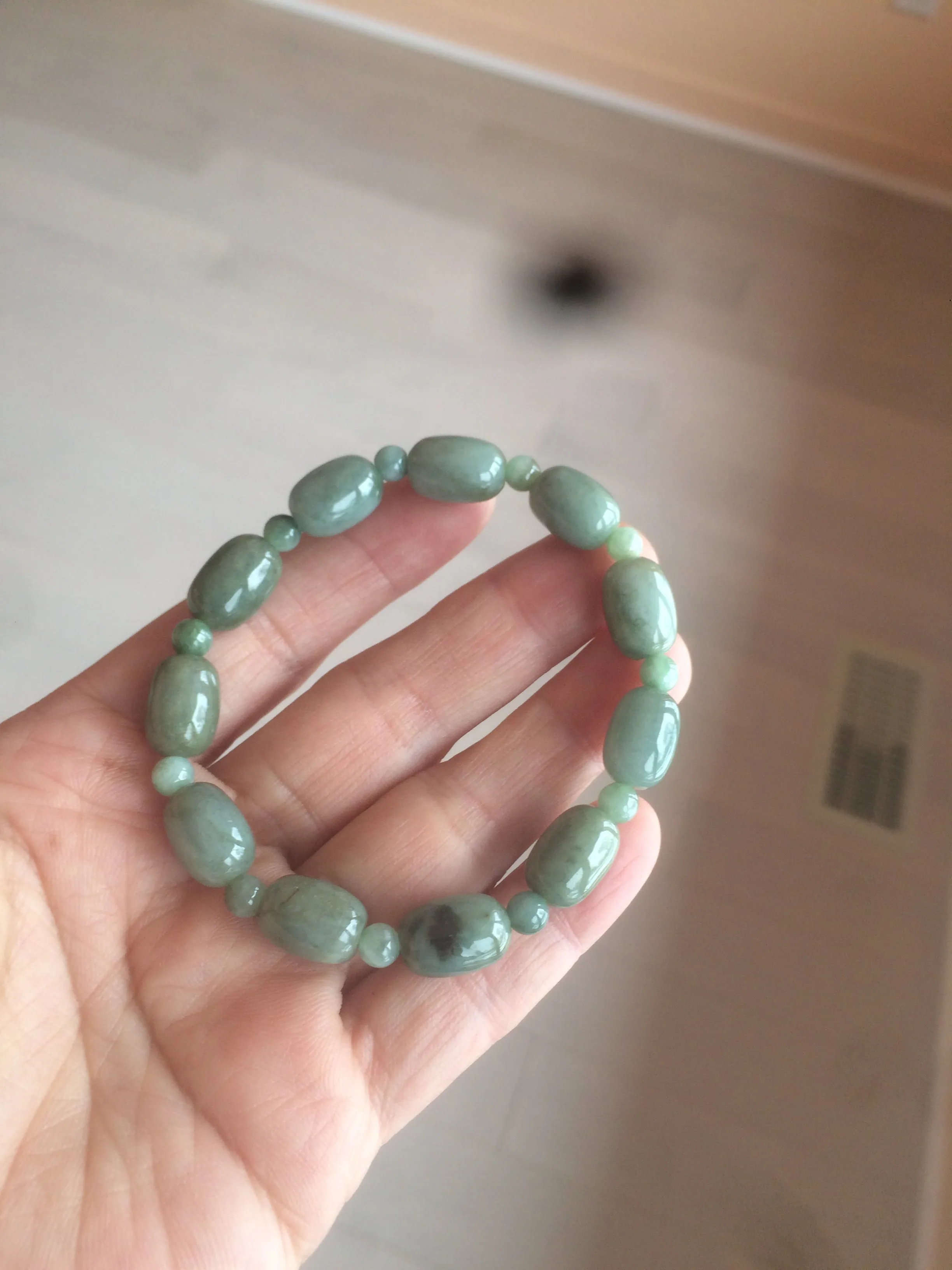 12x8.7mm 100% natural  type A green/dark green/white olive jadeite jade bead bracelet D73