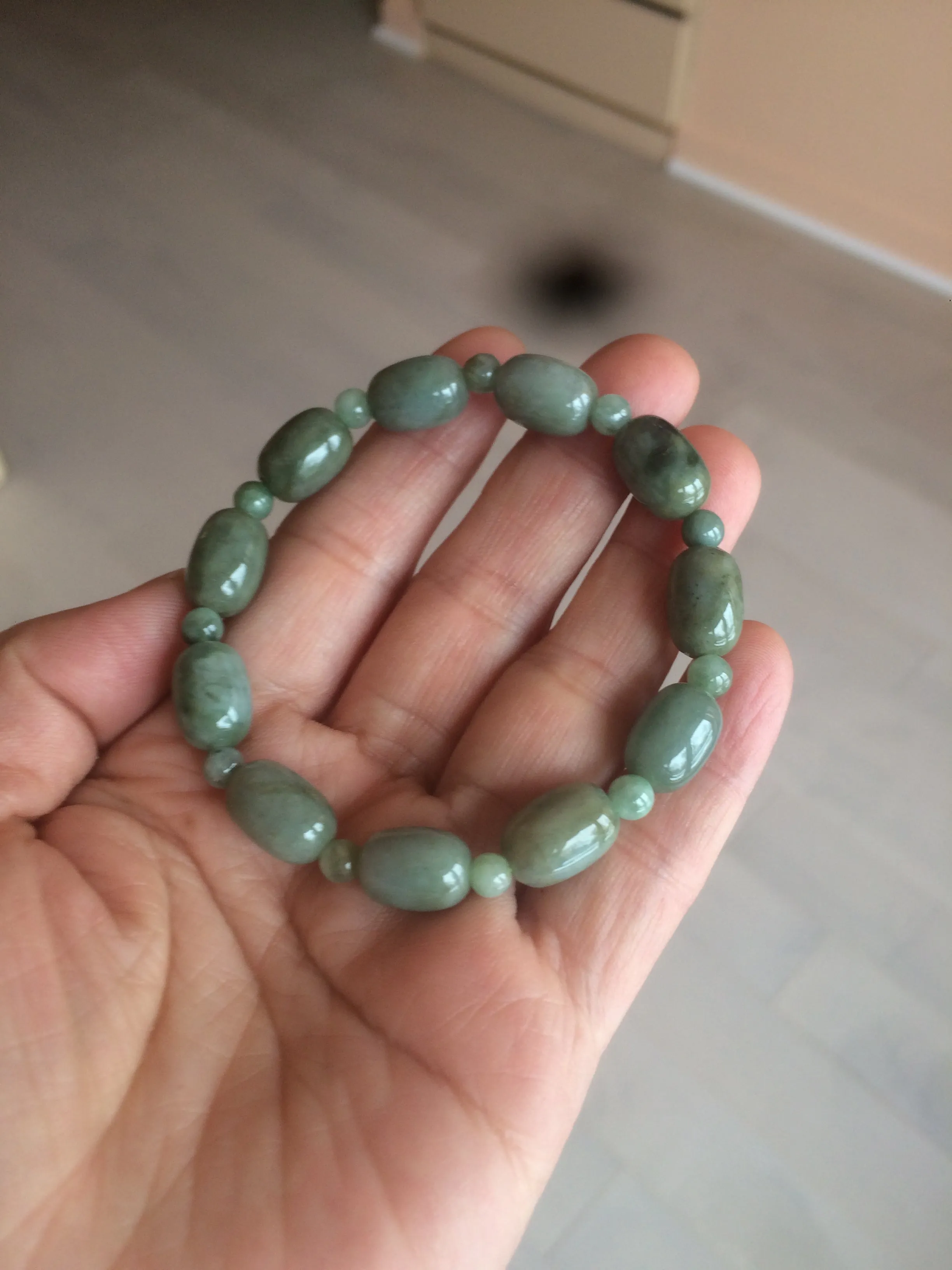 12x8.7mm 100% natural  type A green/dark green/white olive jadeite jade bead bracelet D73