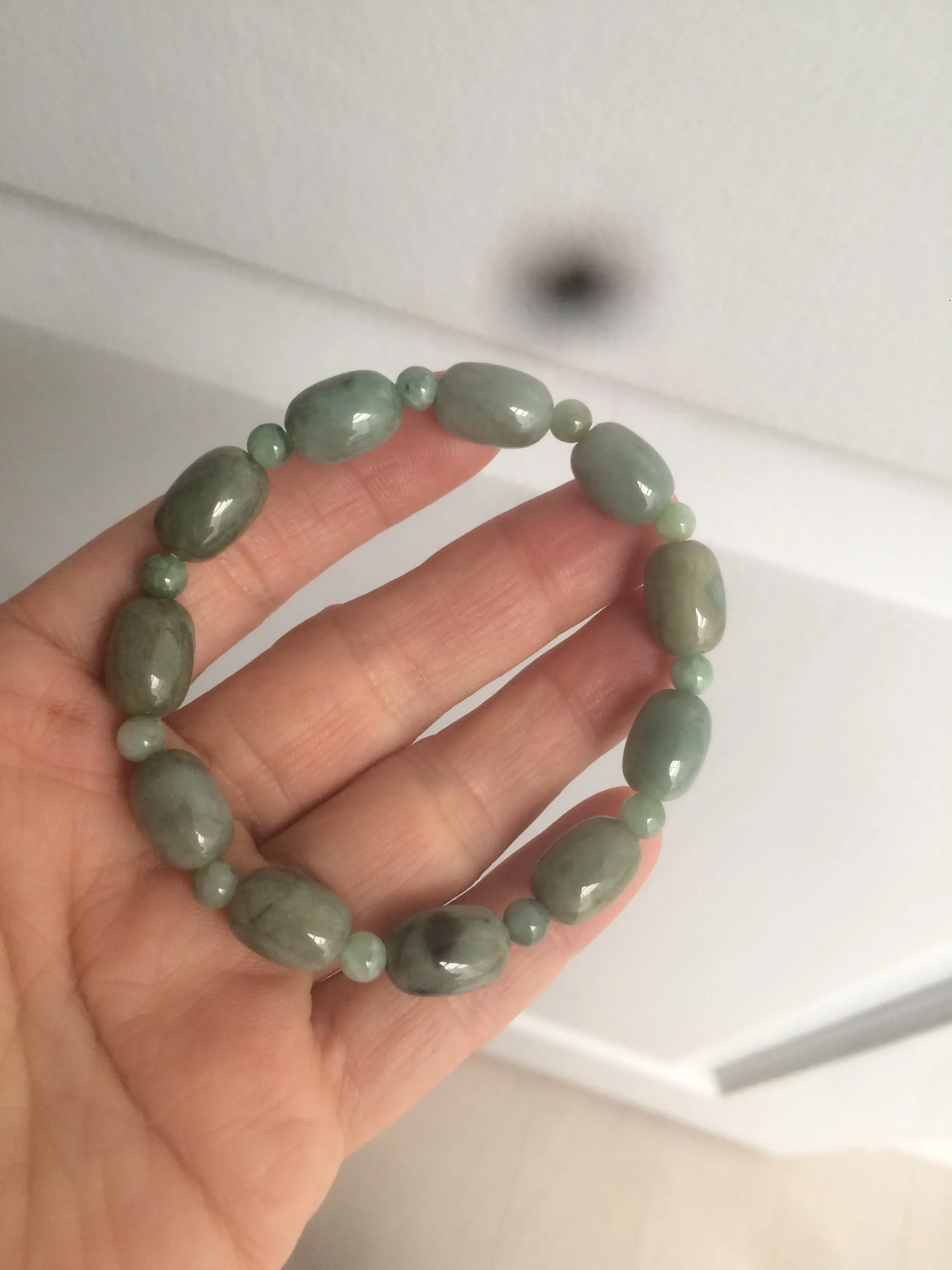 12x8.7mm 100% natural  type A green/dark green/white olive jadeite jade bead bracelet D73