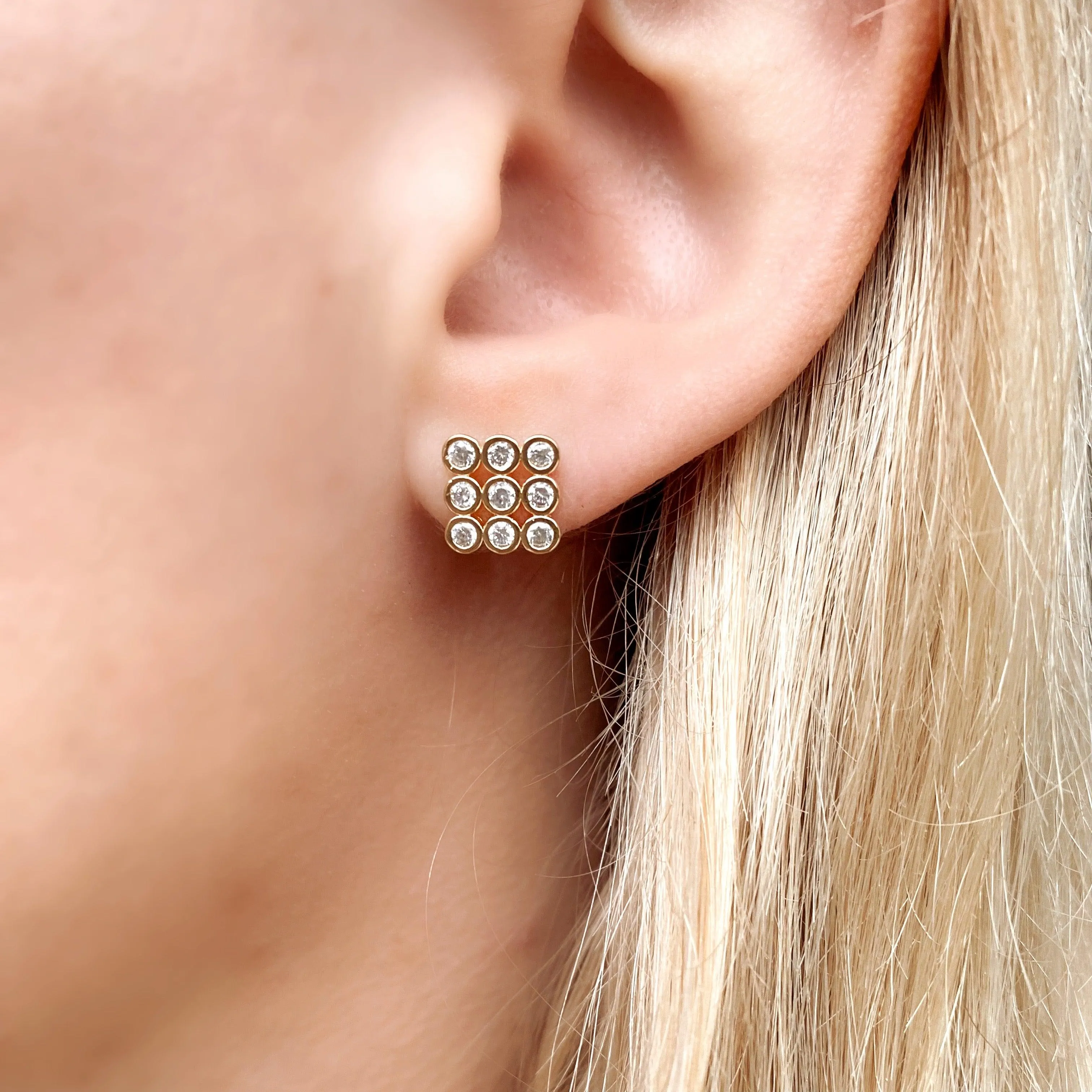 18k Gold Filled 3x3 Round Zirconia In Squared Stud Earrings