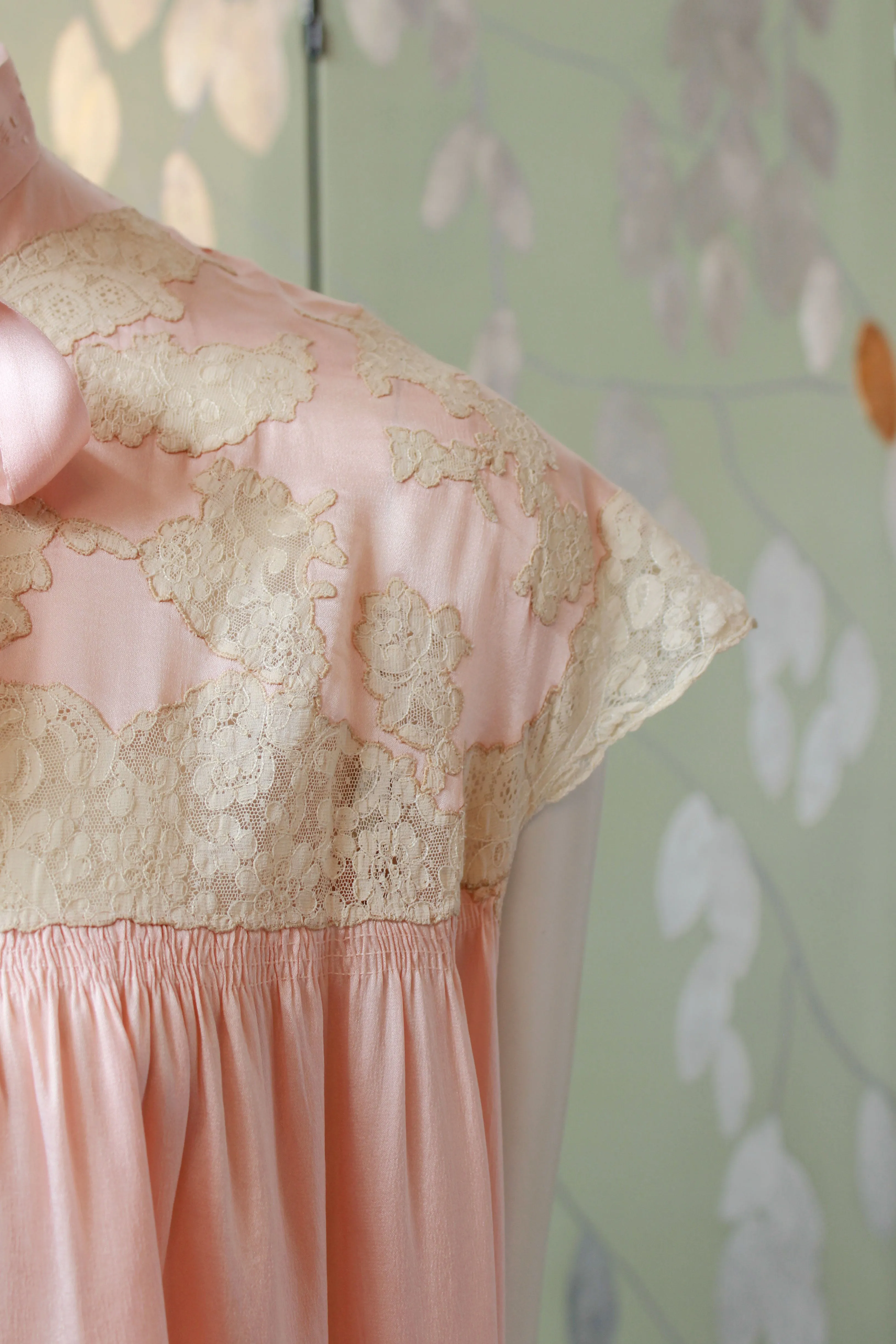 1930s Pink Silk Robe With Lace Yolk