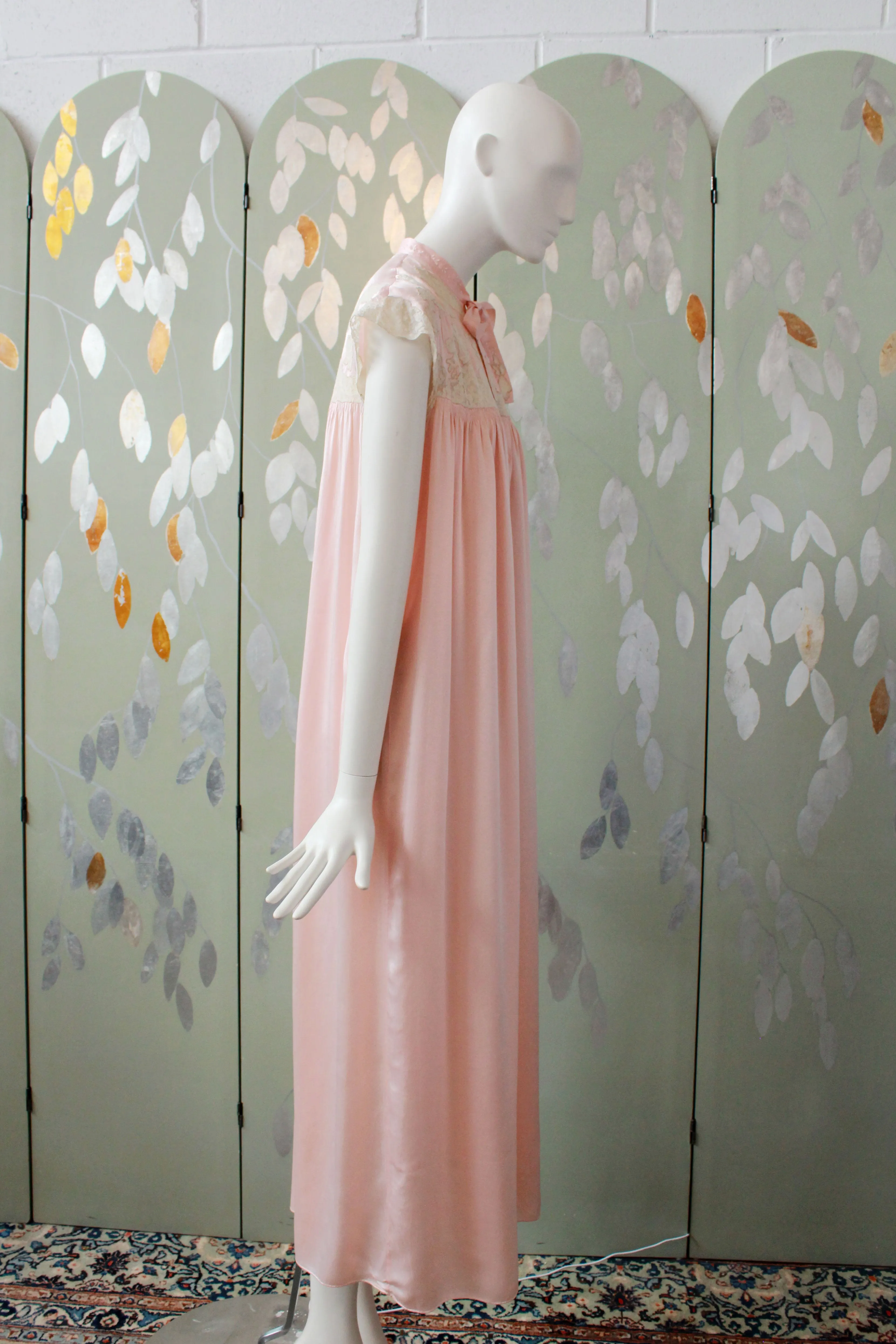 1930s Pink Silk Robe With Lace Yolk