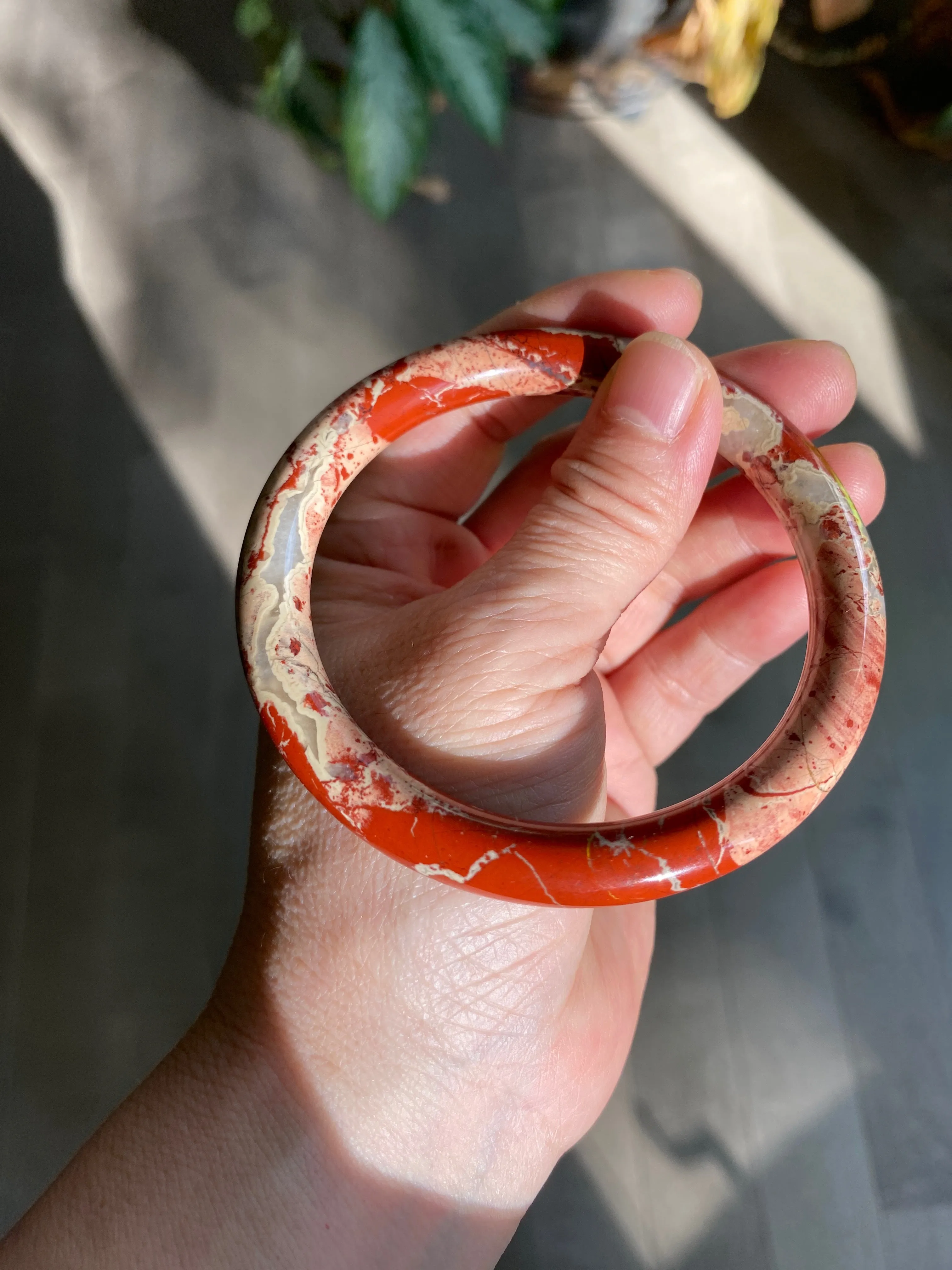 61.7mm 100% natural red/pink slim round cut red jasper stone bangle SY30