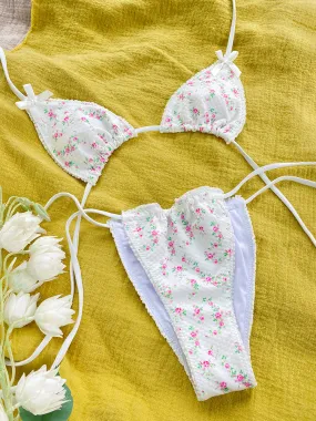 Bikini mit süßer Blumenschleife