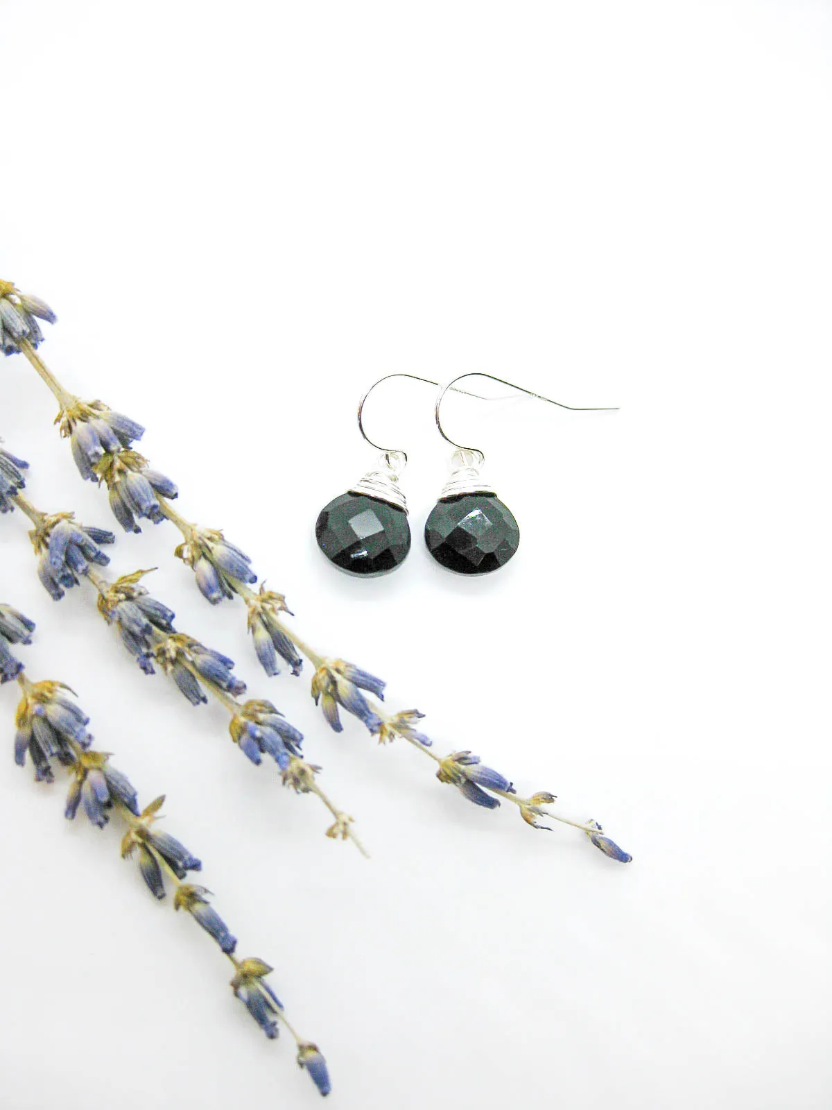 Chamomile: Onyx Earrings - e708