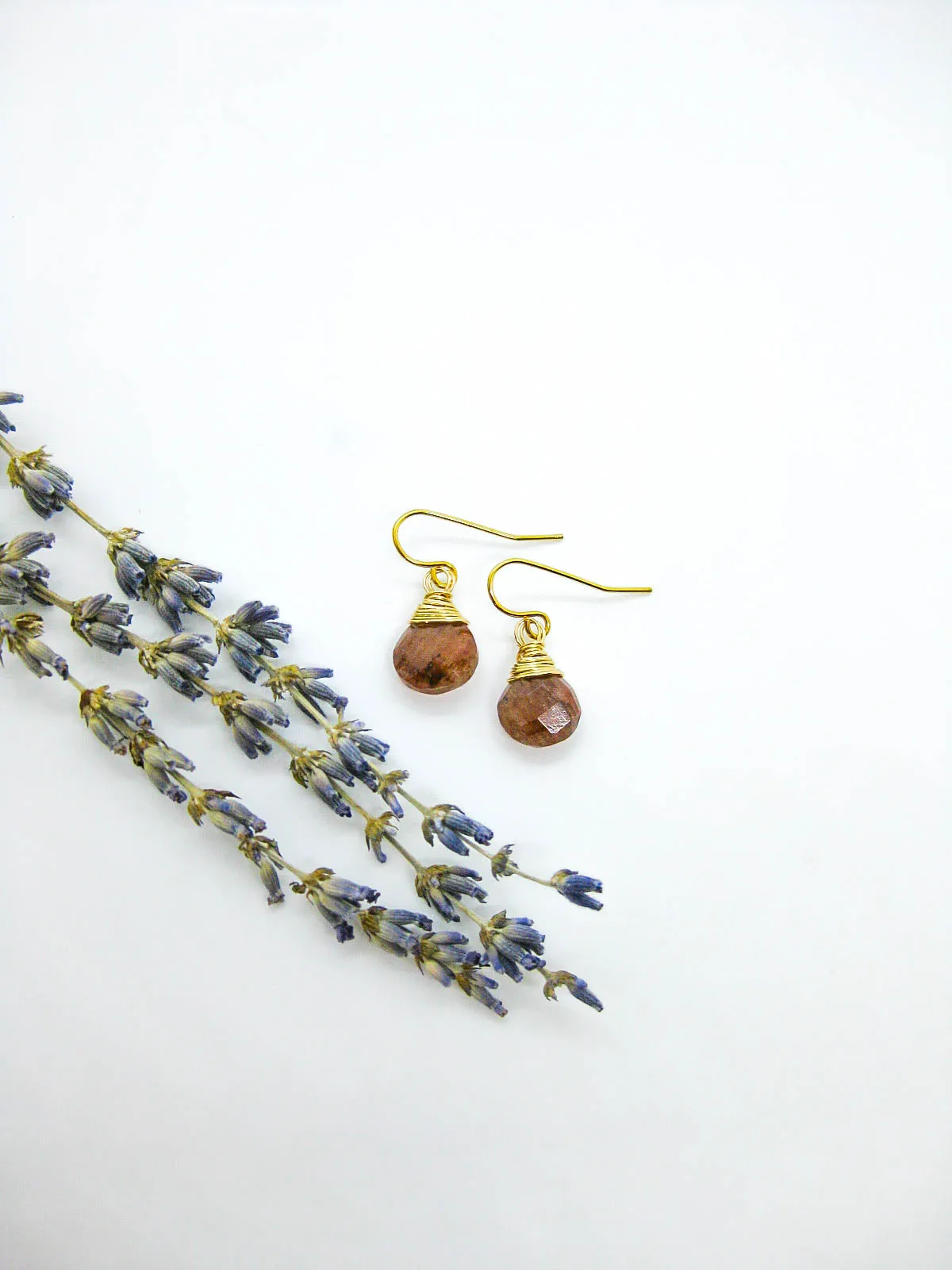 Chamomile: Sunstone Earrings - e675