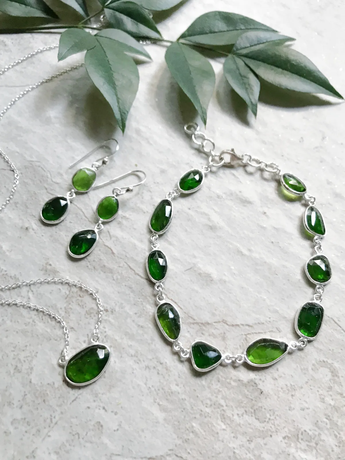 Chrome Diopside Necklace