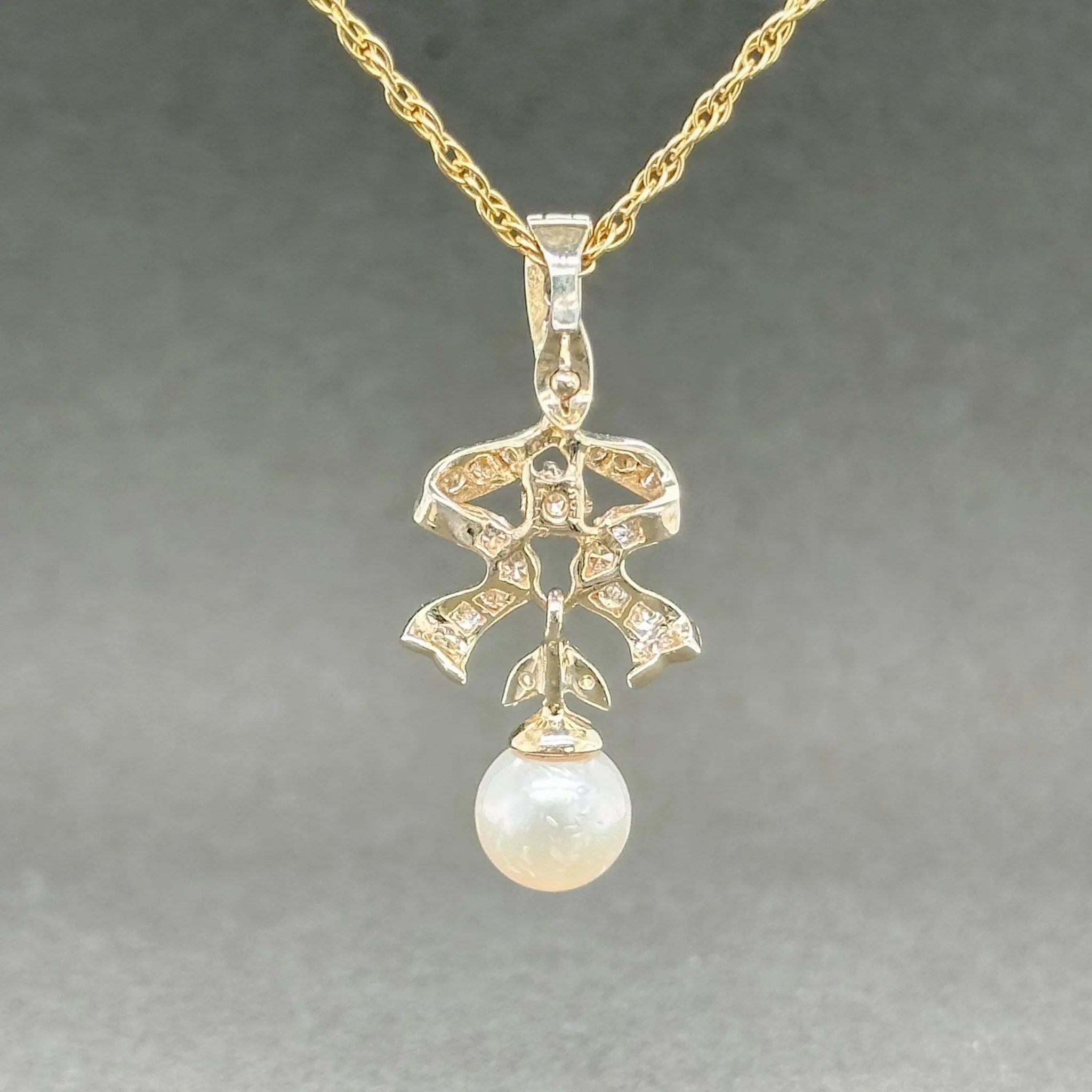 Estate 14K Y Gold Akoya Pearl & 0.51ctw H-I/SI1-2 Diamond Pendant