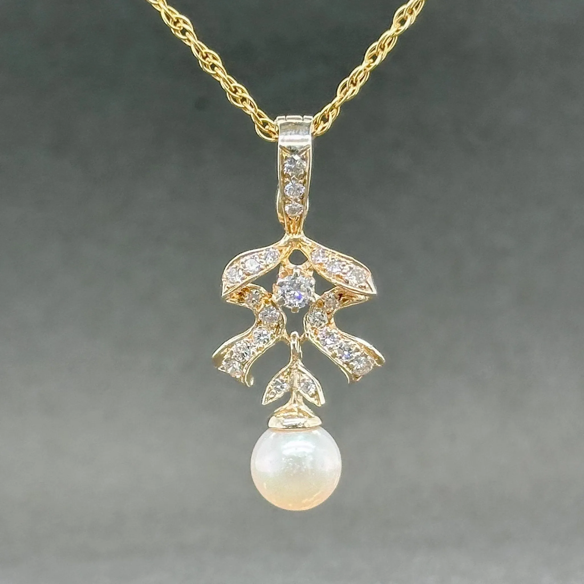 Estate 14K Y Gold Akoya Pearl & 0.51ctw H-I/SI1-2 Diamond Pendant