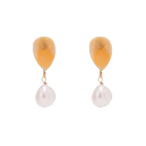 Large Pearl Drop On Horn Stud