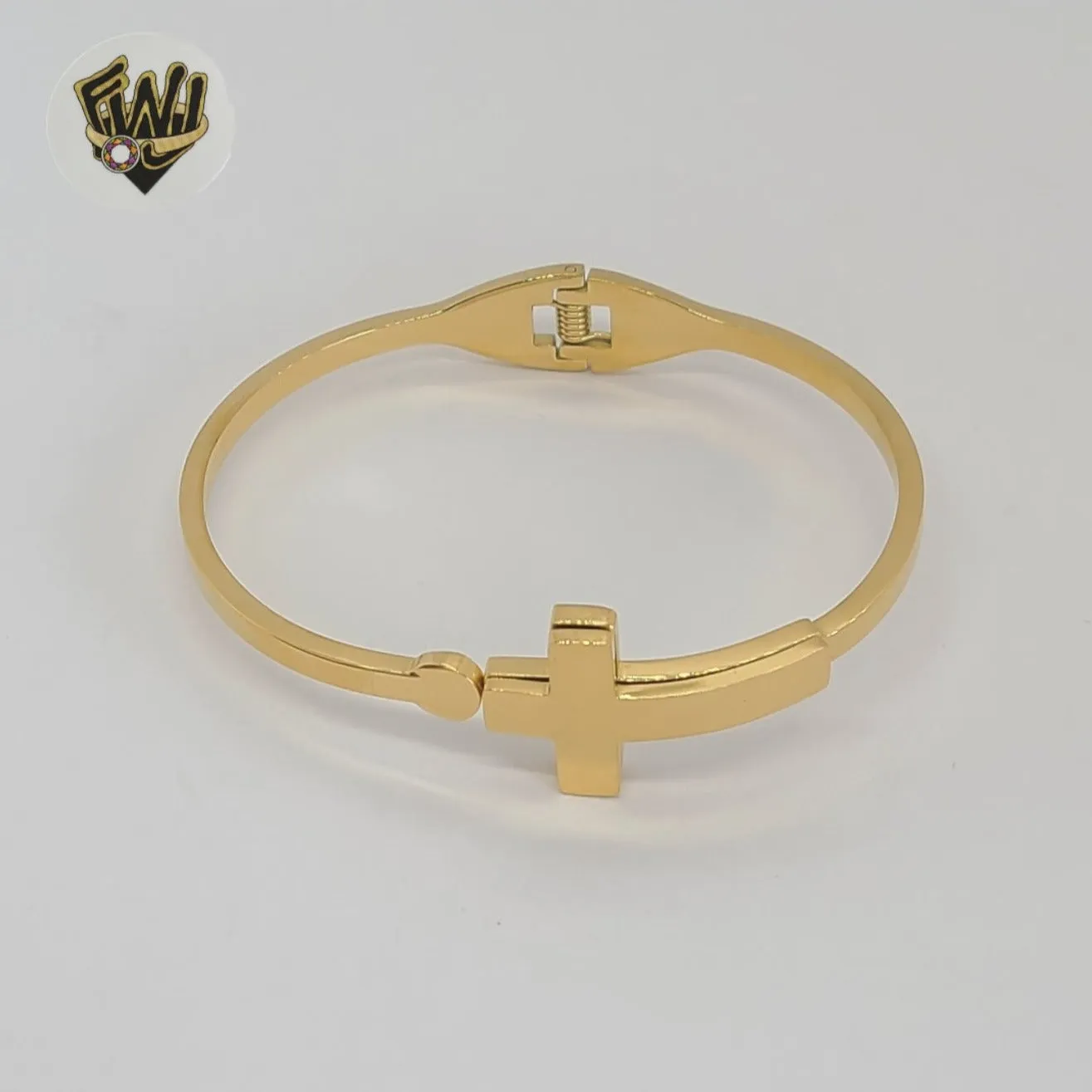 (MBRA-19-T) Stainless Steel - 3mm Plain Cross Bangle.