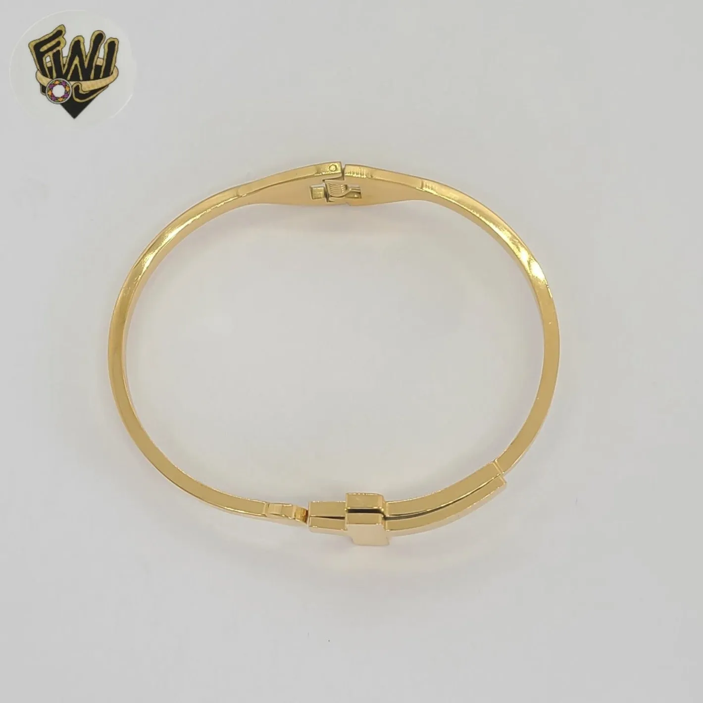 (MBRA-19-T) Stainless Steel - 3mm Plain Cross Bangle.