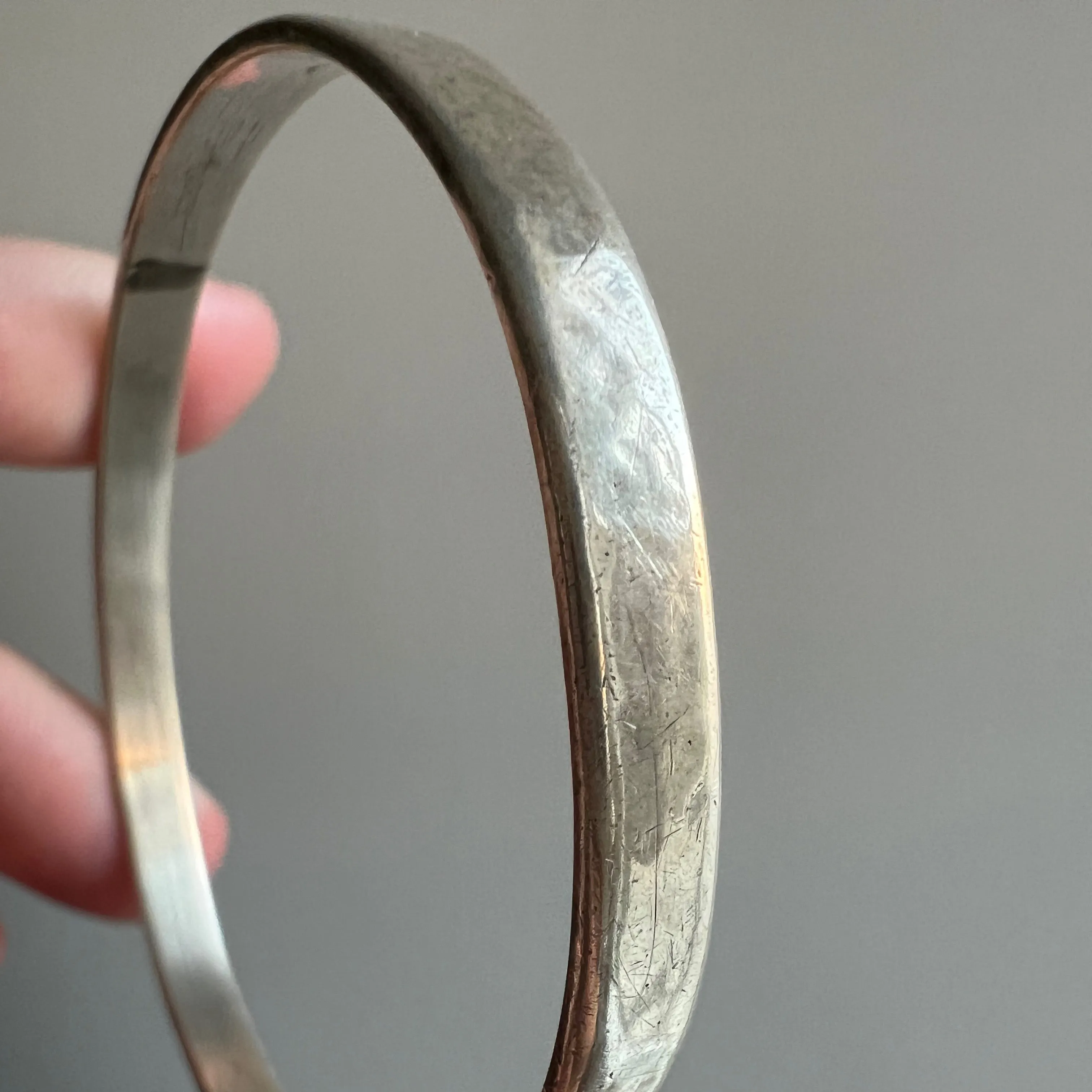 V I N T A G E // Junie's bangle / sterling silver simple oval bangle with 1927 engraving / 7.25