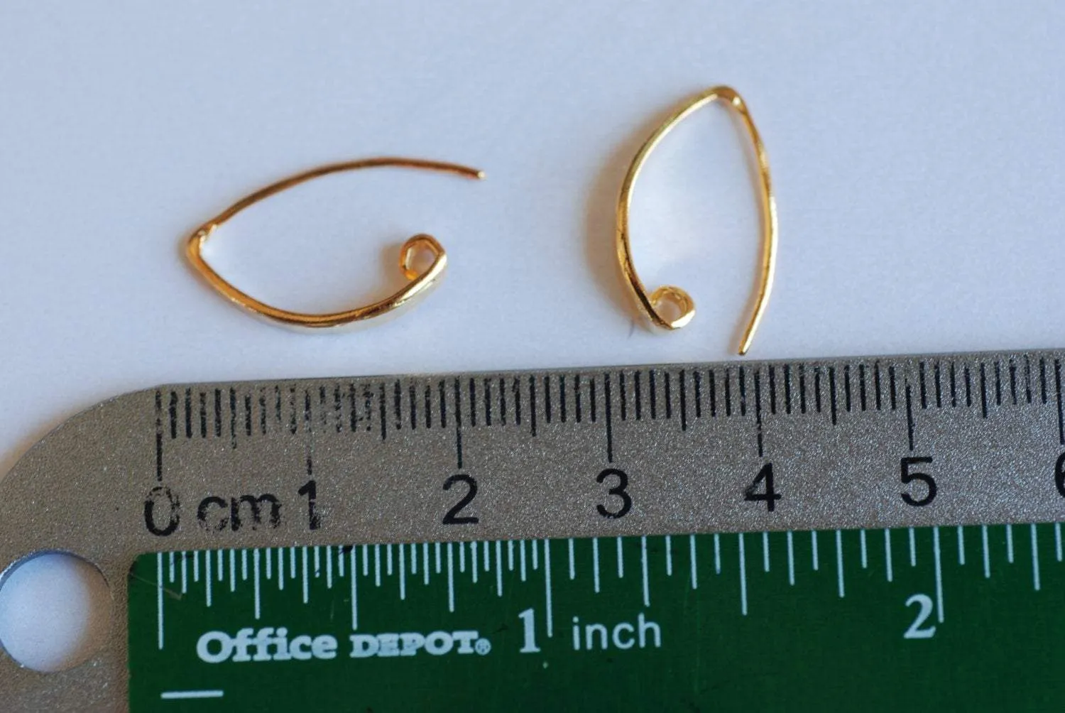 Wholesale Shiny Vermeil Gold Flattened Front Earwires - hammered flat front ear hooks, Gold Earring Findings, Gold Ear Hooks, Vermeil Earrings, 108